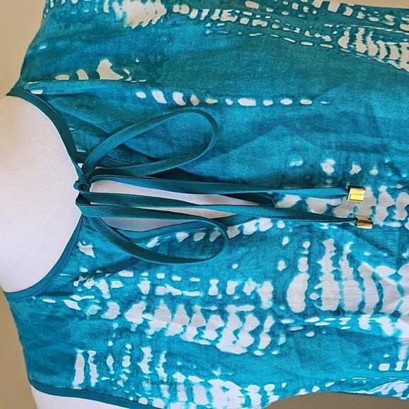 Calvin Klein sleeveless. - Picture 5 of 7